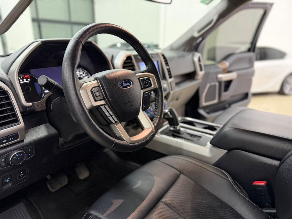 Ford F-150 Lariat — foto 9